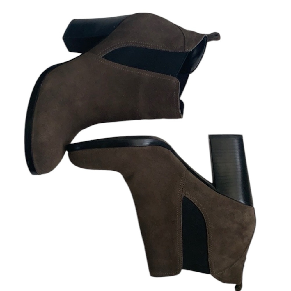 Marc fisher suede leather brown chunky heel ankle boots size 9